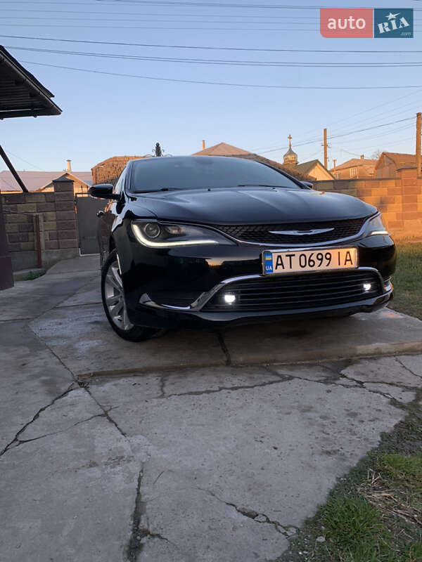 Седан Chrysler 200 2016 в Ивано-Франковске