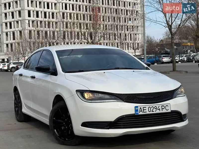 Седан Chrysler 200 2015 в 