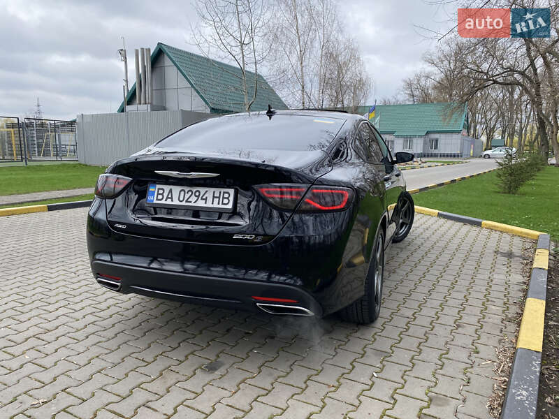 Седан Chrysler 200 2014 в Александрие