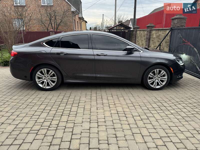 Седан Chrysler 200 2014 в Луцке