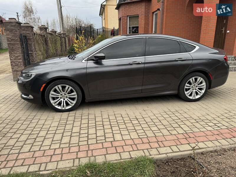 Седан Chrysler 200 2014 в Луцке