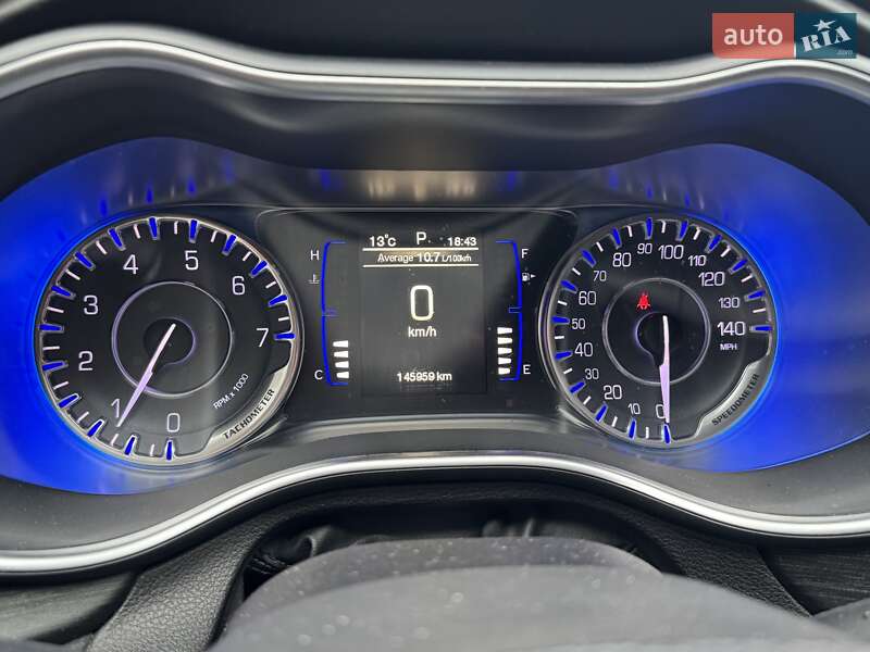 Седан Chrysler 200 2014 в Луцке