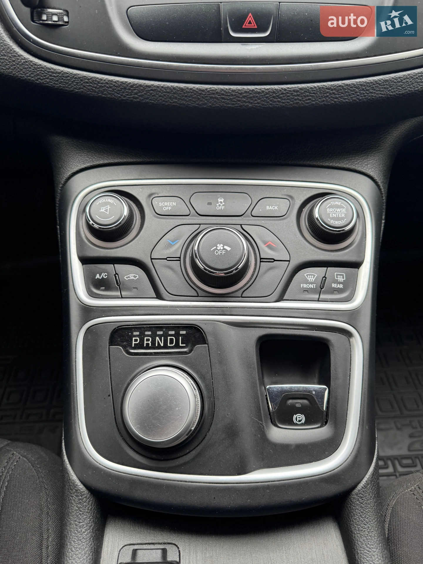 2014 Chrysler 200 - мініатюра 25
