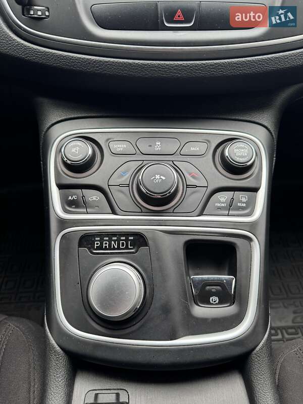 Седан Chrysler 200 2014 в Луцке