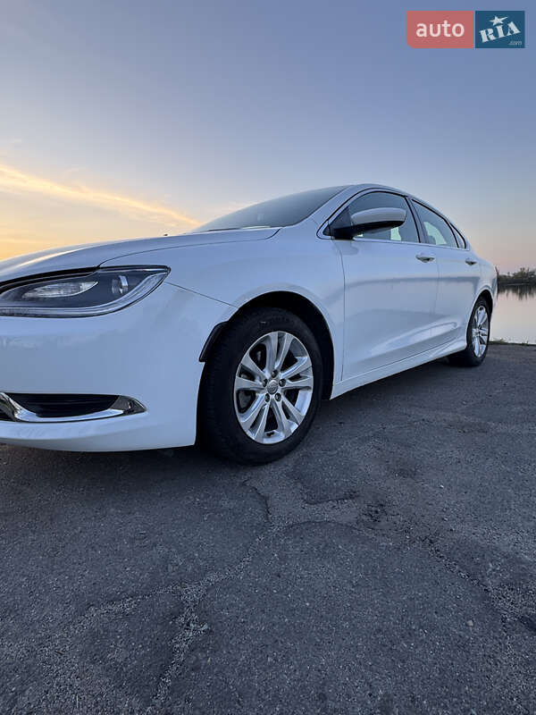 Седан Chrysler 200 2014 в Днепре