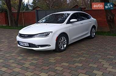 Седан Chrysler 200 2015 в Мукачево