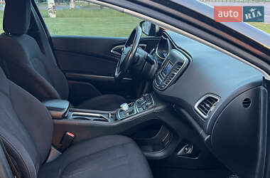 Седан Chrysler 200 2014 в 