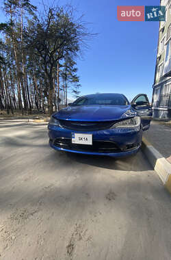Седан Chrysler 200 2015 в 