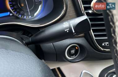 Седан Chrysler 200 2015 в 