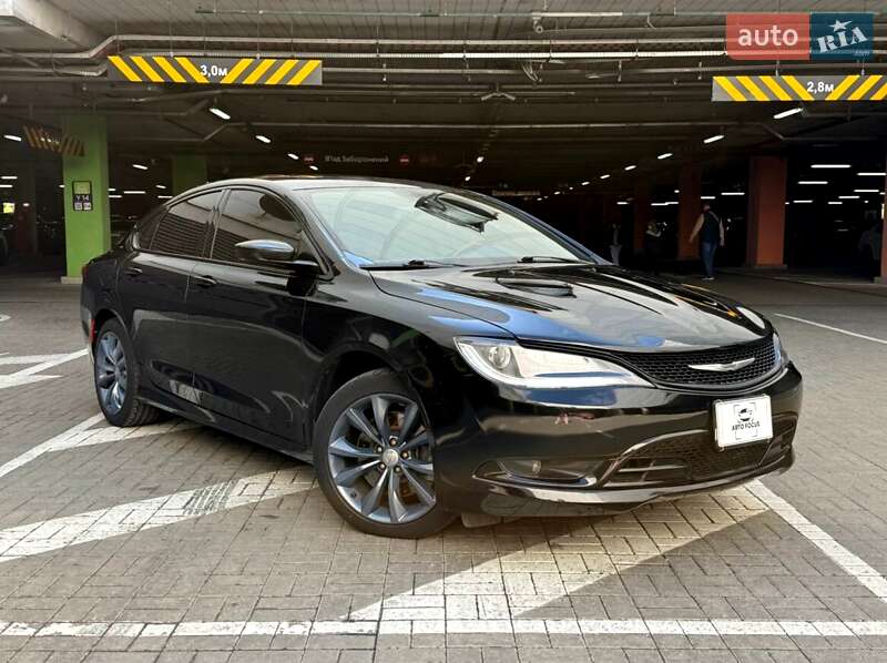 Седан Chrysler 200 2015 в 