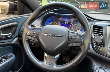 Седан Chrysler 200 2015 в 