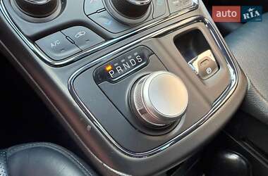 Седан Chrysler 200 2015 в 
