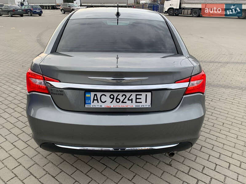 Седан Chrysler 200 2013 в Ковеле