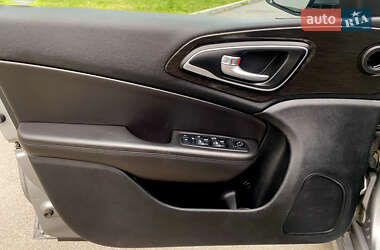 Седан Chrysler 200 2014 в 