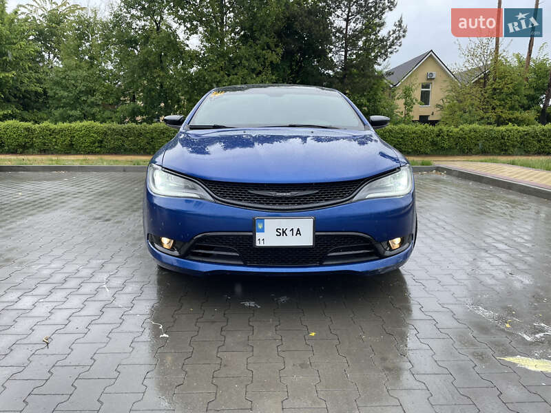 Седан Chrysler 200 2015 в 