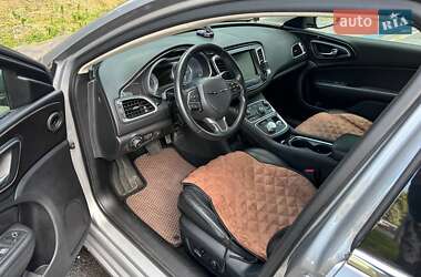 Седан Chrysler 200 2015 в 