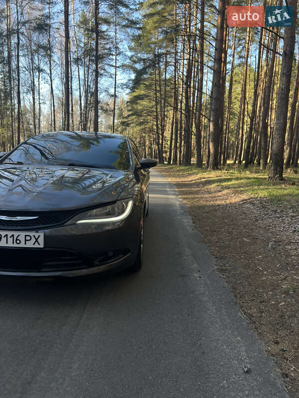 Седан Chrysler 200 2015 в Ірпені