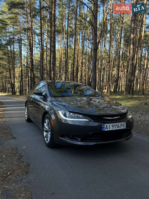 Седан Chrysler 200 2015 в Ірпені