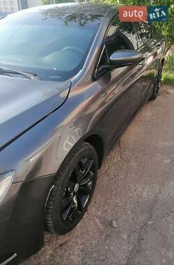 Седан Chrysler 200 2015 в 