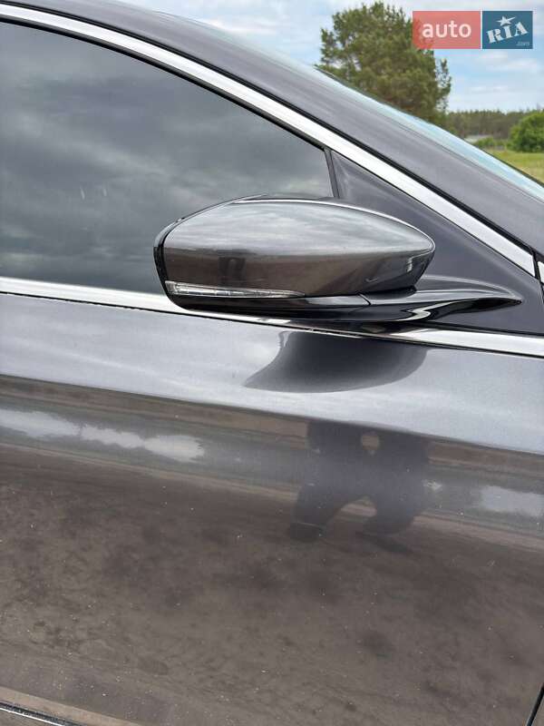 Седан Chrysler 200 2015 в Вишгороді