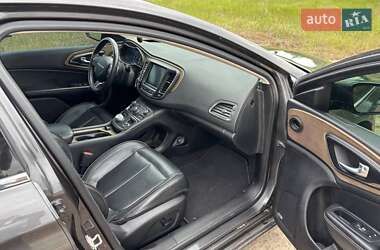 Седан Chrysler 200 2015 в 