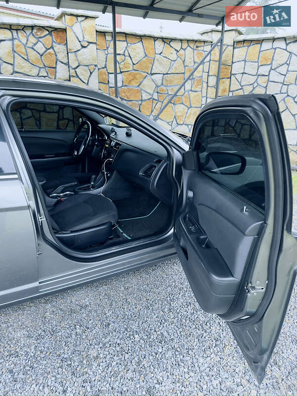 Седан Chrysler 200 2012 в Вінниці