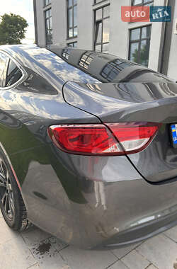 Седан Chrysler 200 2016 в 