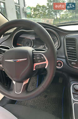 Седан Chrysler 200 2016 в 