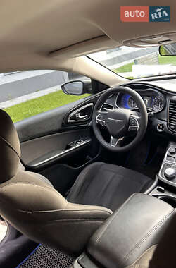 Седан Chrysler 200 2016 в 