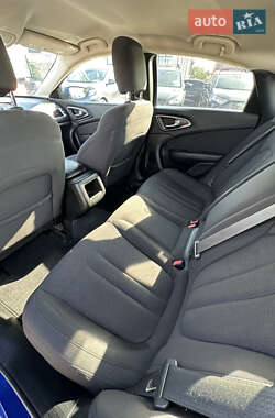 Седан Chrysler 200 2014 в 