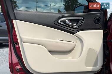 Седан Chrysler 200 2015 в 
