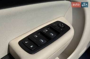 Седан Chrysler 200 2015 в 