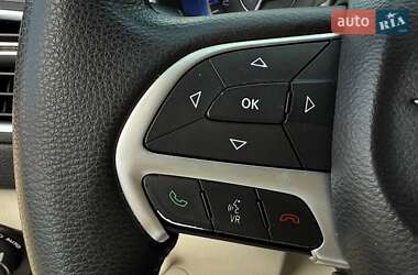 Седан Chrysler 200 2015 в 