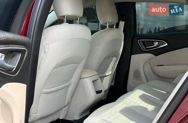 Седан Chrysler 200 2015 в 