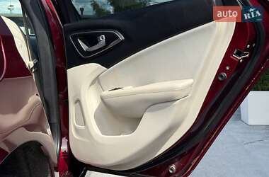 Седан Chrysler 200 2015 в 