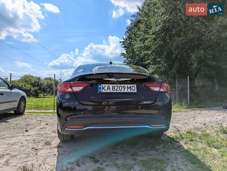 Седан Chrysler 200 2016 в Киеве