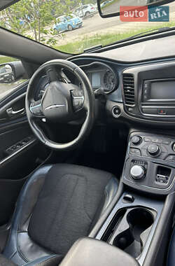 Седан Chrysler 200 2015 в 
