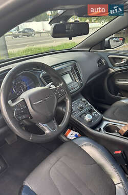 Седан Chrysler 200 2015 в 