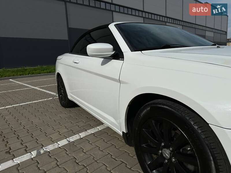Кабриолет Chrysler 200 2012 в Ивано-Франковске
