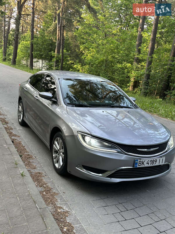 Седан Chrysler 200 2014 в Львові