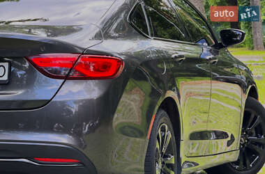Седан Chrysler 200 2016 в 