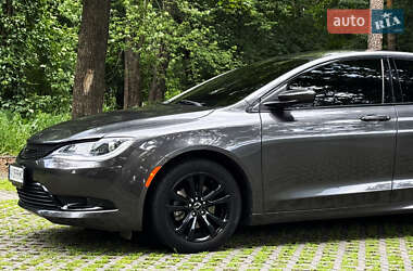 Седан Chrysler 200 2016 в 