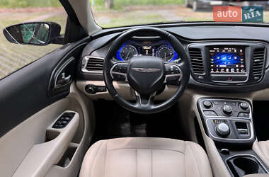 Седан Chrysler 200 2016 в 