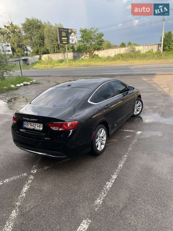 Седан Chrysler 200 2015 в Киеве