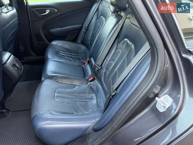 Седан Chrysler 200 2015 в Одессе