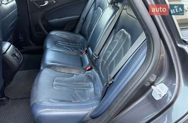 Седан Chrysler 200 2015 в 