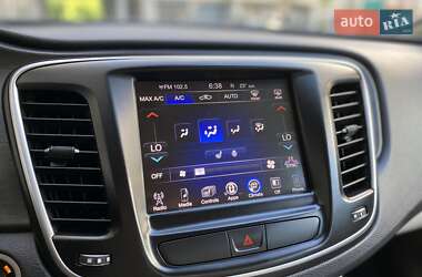 Седан Chrysler 200 2016 в 