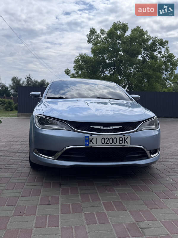 Седан Chrysler 200 2015 в Переяславе