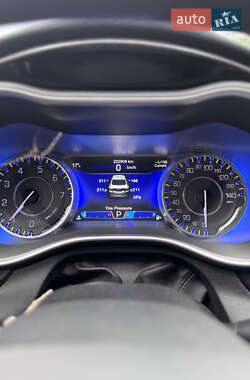 Седан Chrysler 200 2015 в 