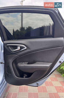 Седан Chrysler 200 2015 в 